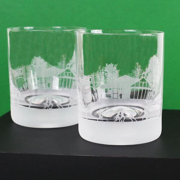 Etched glass tumblers can make a great gifts for football fans