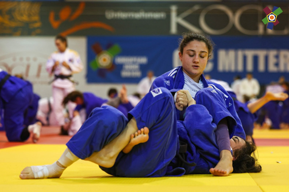 Interview With Katryna Esposito on her Judo Journey 2 Katryna in hold on judo mat