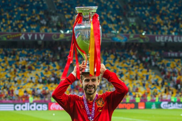 pique lifts 2012 euro championship trophy