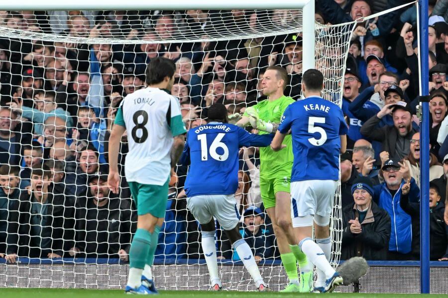 Southampton vs Everton preview, team news, tickets, and prediction 1 Abdoulaye Doucour Celebrates Jordan Pickford Penalty save from Anthony Gordon